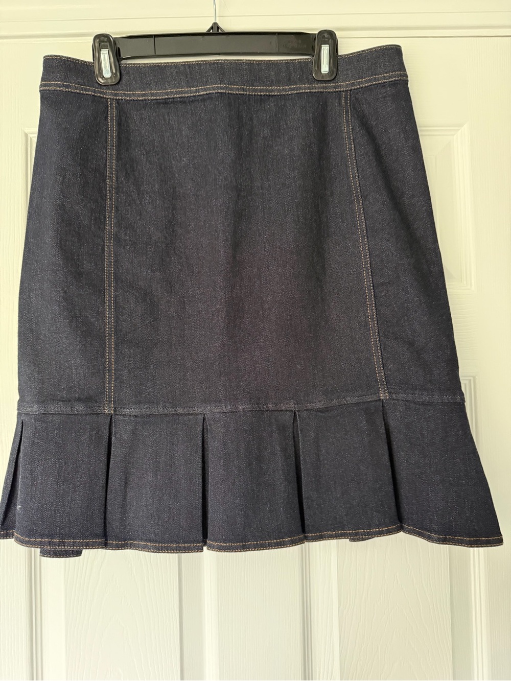 Ann Taylor Dark Blue Denim Pleated Hem Skirt - size 12